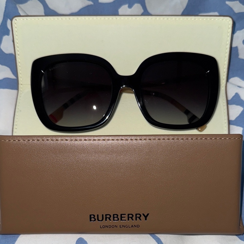 Burberry Black Oversized Sunglasses